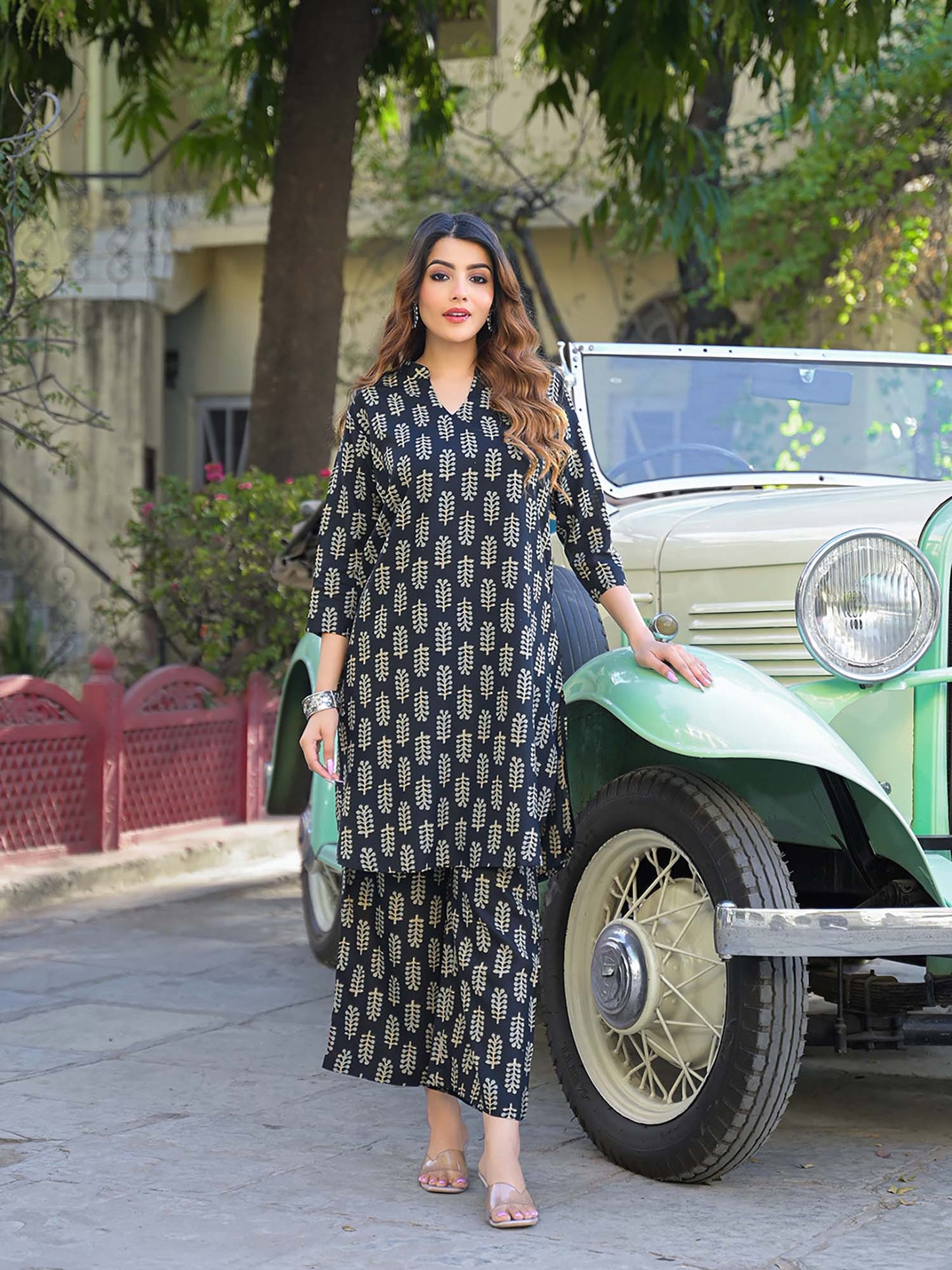 Black Ethnic Printed Cotton Fabric Co-Ord (Set of 2)