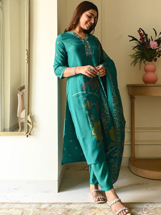 DIVASTRI Women Floral Printed Regular Gotta Patti Kurta