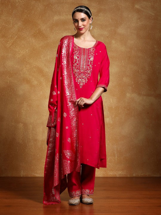 Varanga Floral Embroidered Round Neck Straight Kurta