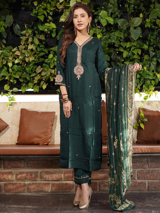 VARNI VESH Women Floral Embroidered Kurta with Trousers & Dupatta