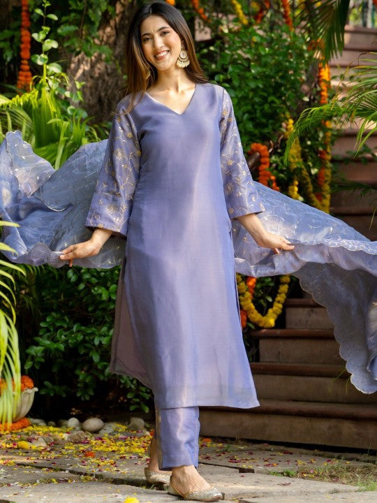 HOUSE OF JAMOTI Floral Embroidered Thread Work Straight Kurta