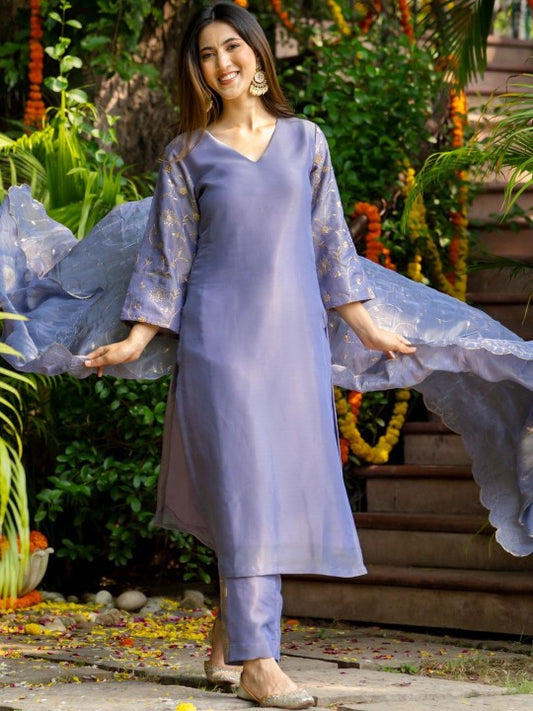 HOUSE OF JAMOTI Floral Embroidered Thread Work Straight Kurta