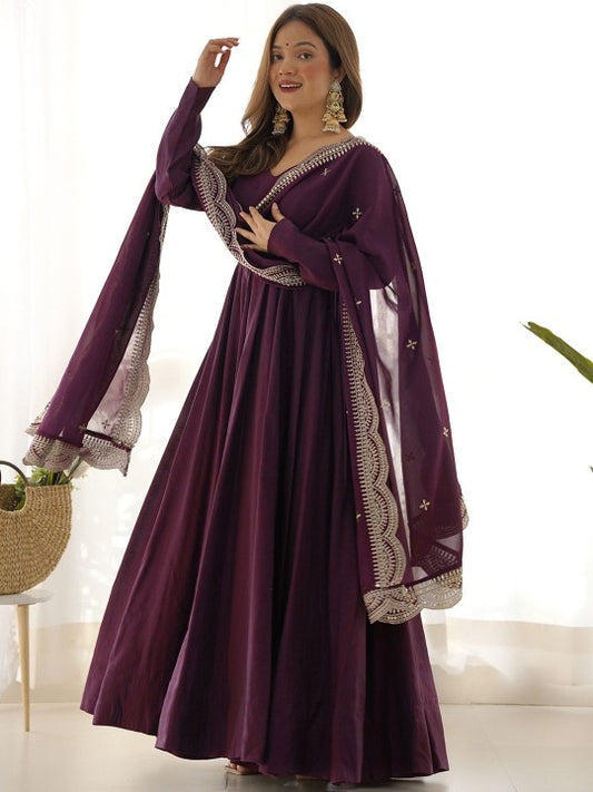 BAHU PALACE Women Floral Yoke Design Thread Work Chanderi Silk Kurta