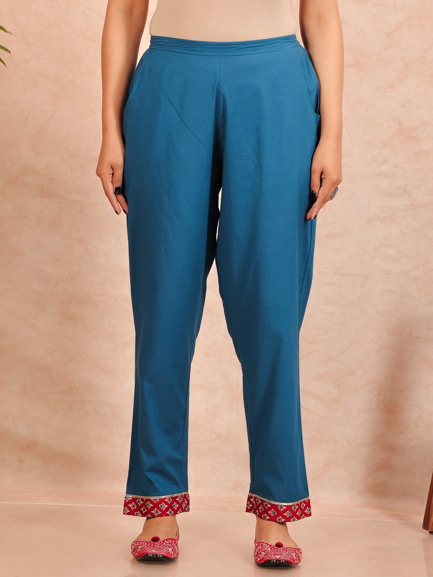 Soft Cotton Solid Crop Pant