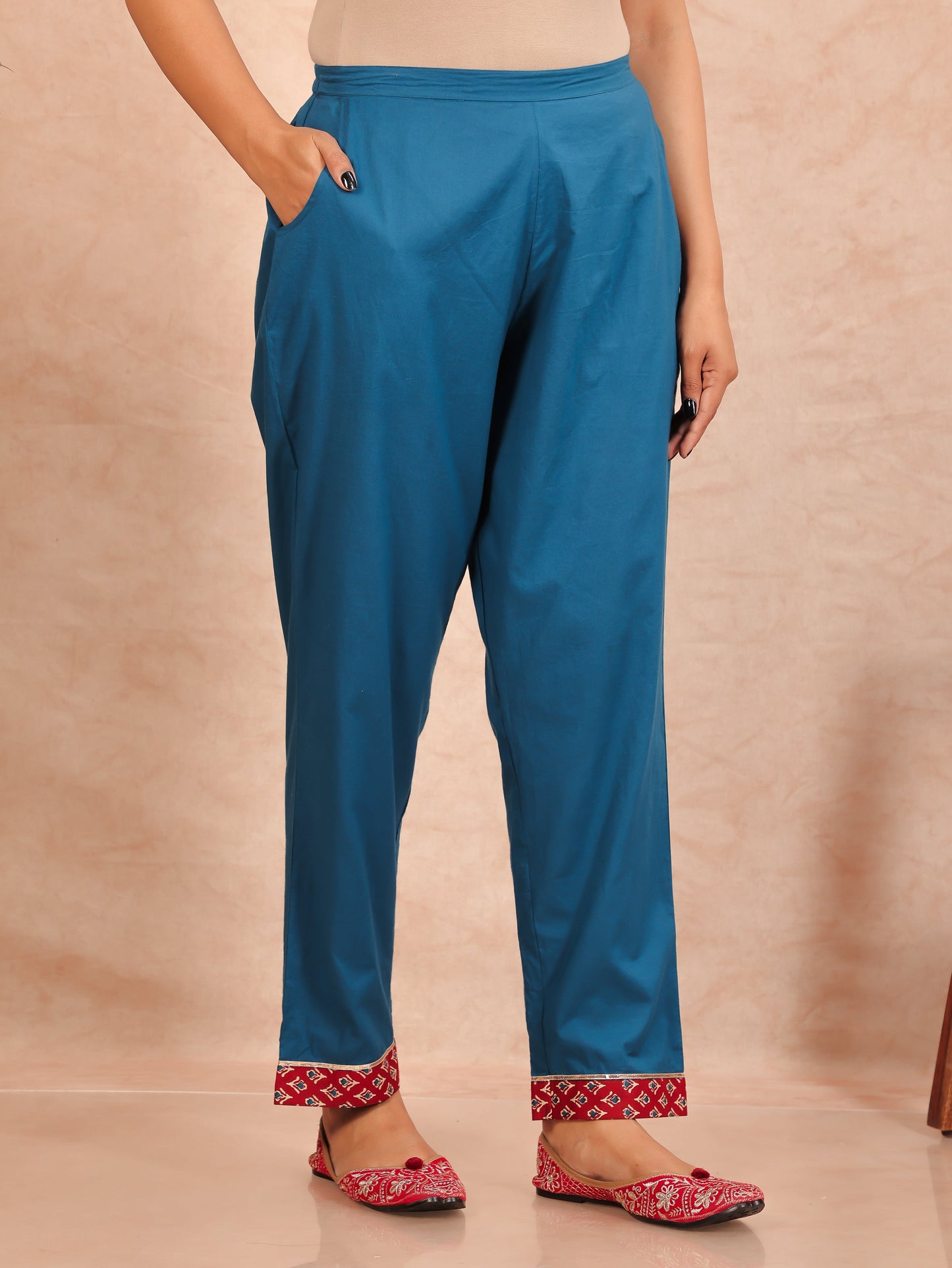 Soft Cotton Solid Crop Pant