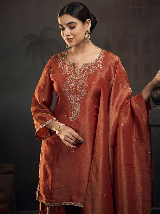 HIRIKA&DHRUTI Women Embroidered Kurta
