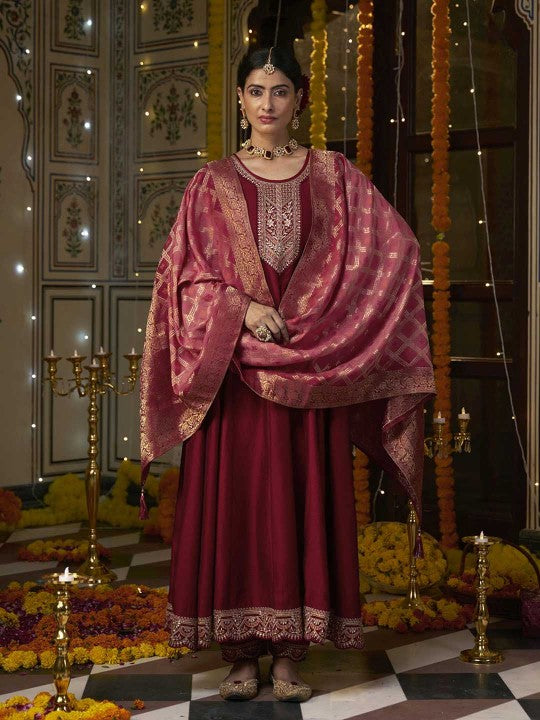 Floral Yoke Design Pleated Sequinned A-Line Kurta