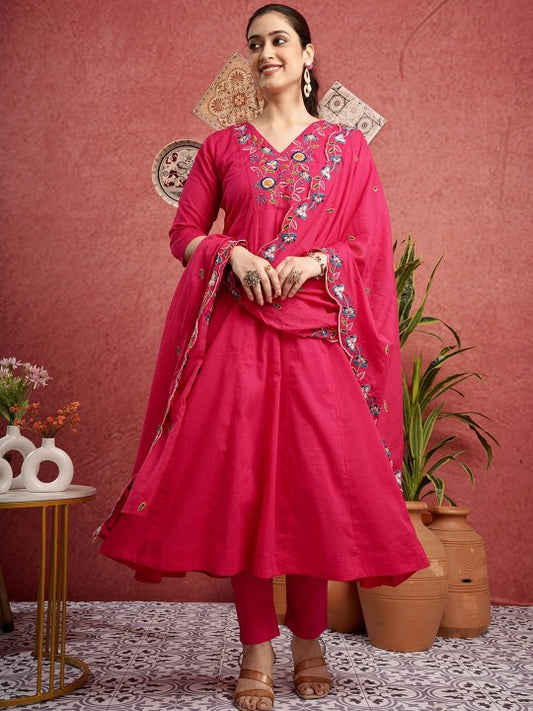Geetha Creation Pakeezah Women Floral Embroidered Regular Beads and Stones Kurta Set