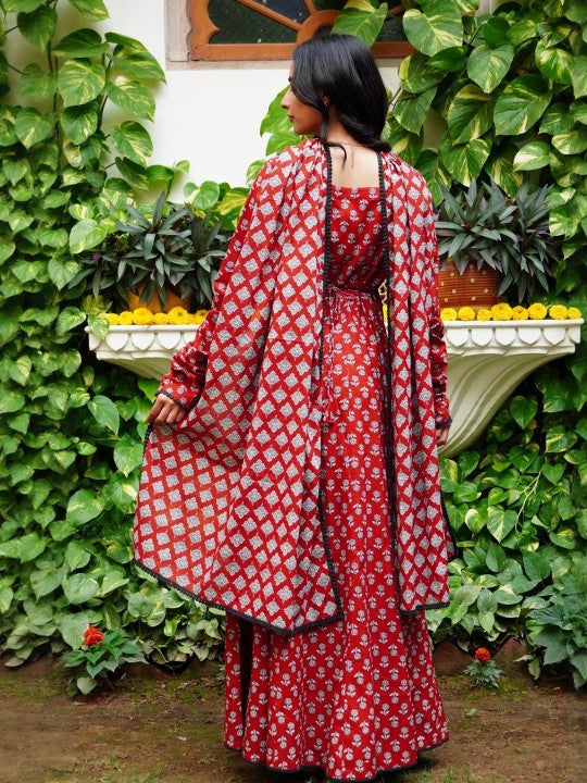 Aavanya Women Printed Pure Cotton Kurta Sets