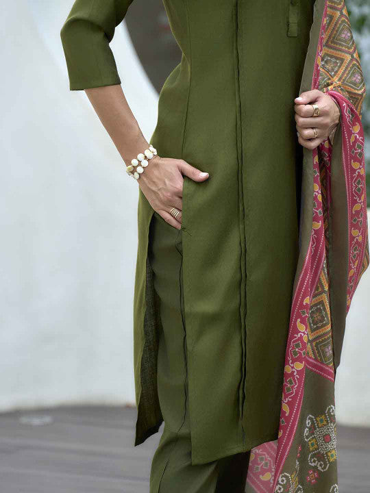 DEVATITHI Women Green Vatican Kurti Pant And Dupatta