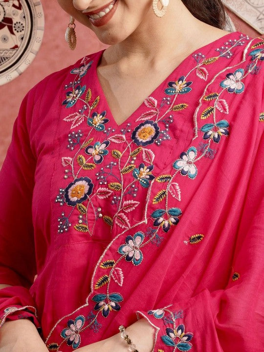 Geetha Creation Pakeezah Women Floral Embroidered Regular Beads and Stones Kurta Set