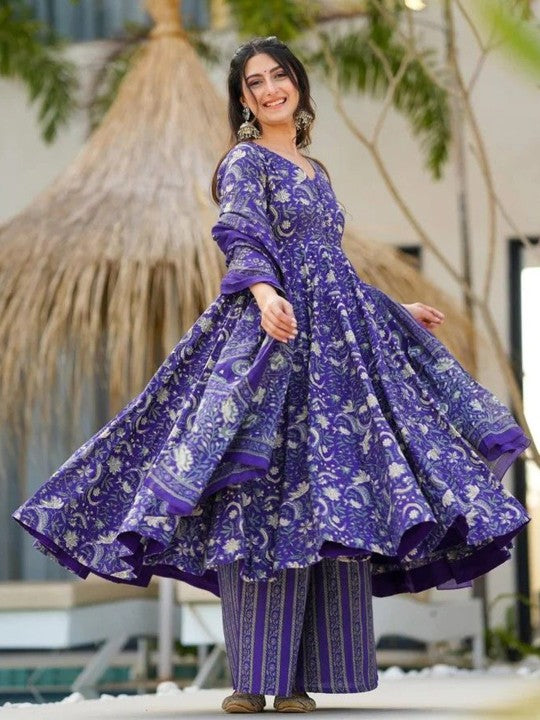 Aaysa Kurti Women Floral Printed Regular Pure Cotton Kurta with Trousers & With Dupatta