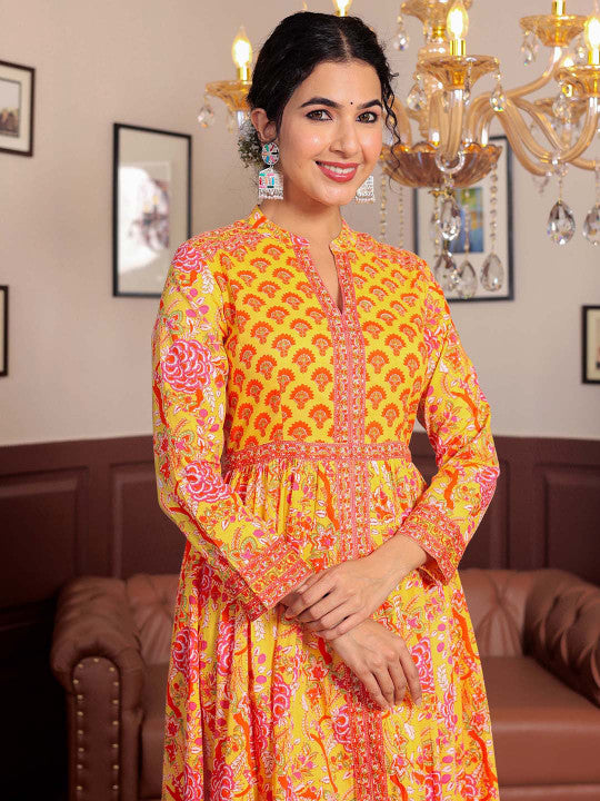 GULAB CHAND TRENDS Floral Printed Maxi Ethnic Dresses