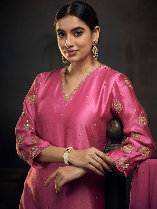 HIRIKA&DHRUTI Women Embroidered Kurta