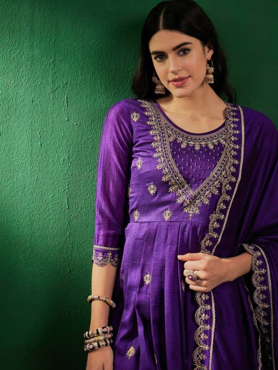 ASCIIBLUES Women Floral Embroidered Kurta
