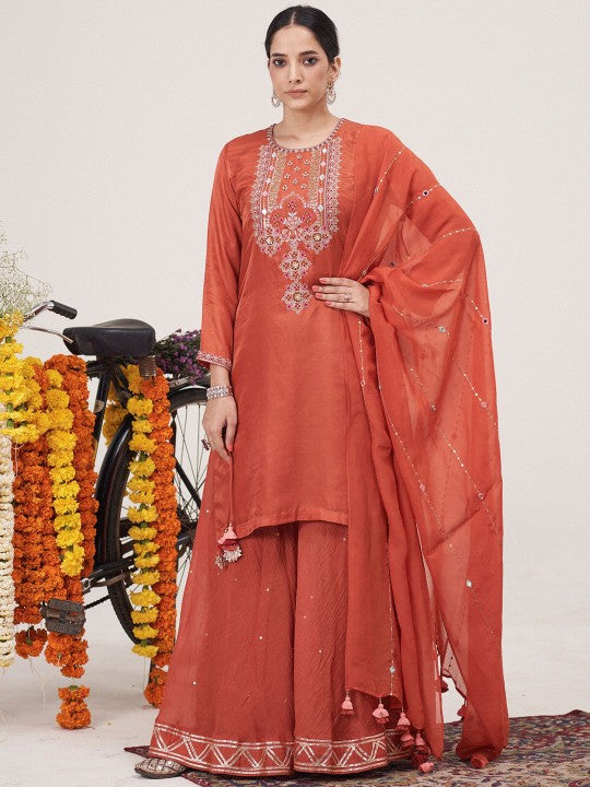 HIRIKA&DHRUTI Women Embroidered Regular Kurta