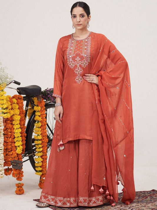 HIRIKA&DHRUTI Women Embroidered Regular Kurta