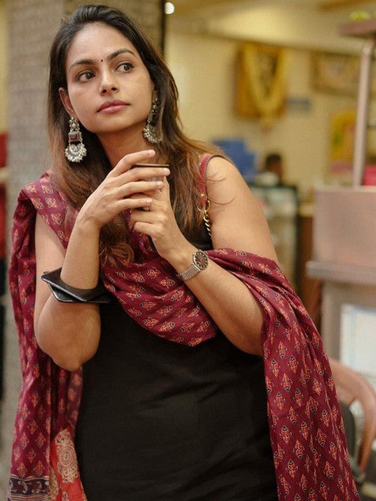 GoSriKi Women Regular Kurta with Palazzos & With Dupatta