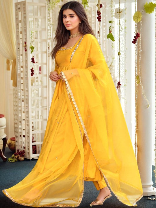 Aaghnya Women Ethnic Motifs Embroidered Regular Kurta