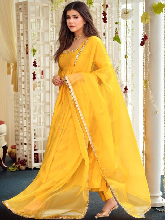 Aaghnya Women Ethnic Motifs Embroidered Regular Kurta