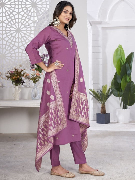 SRUTVA FASHION Floral Embroidered Kurta