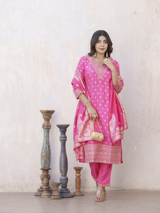 House of Pataudi Floral Embroidered V-Neck Straight Kurta