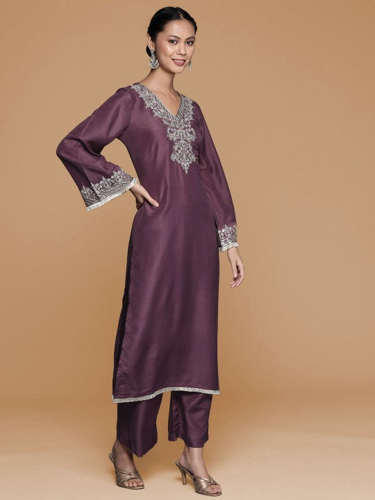 House of Pataudi Floral Yoke Design V Neck Zari Straight Kurta