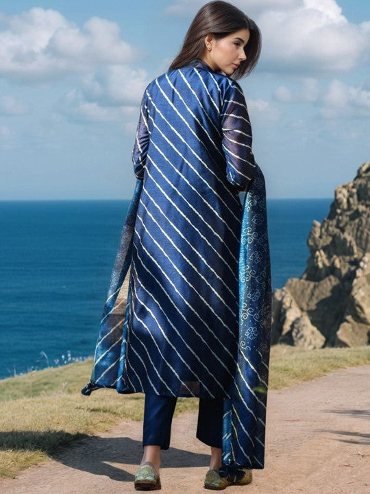 Aaghnya Women Striped Kurta