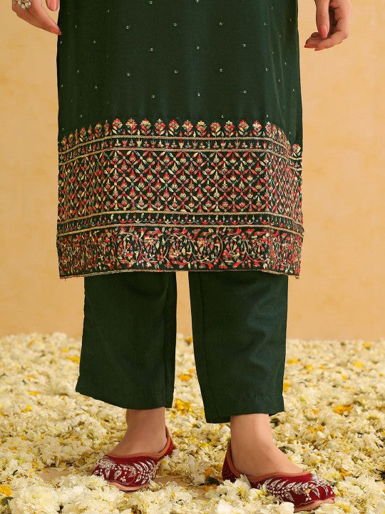 AHIKA Floral Embroidered Regular Thread Work Straight Kurta