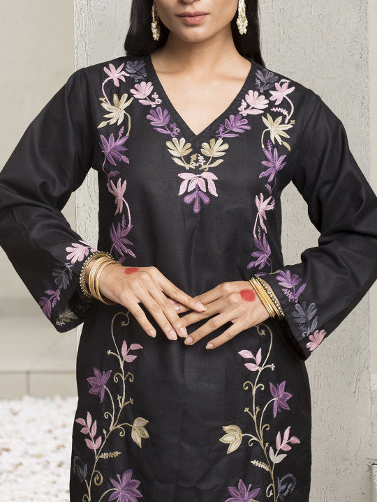 HOUSE OF KARI Floral Embroidered Thread Work Straight Falak Kashmiri Kurta With Trousers