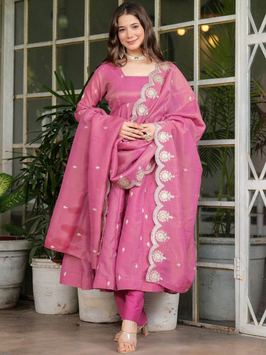Emaira Women Ethnic Motifs Embroidered Panelled Silk Georgette Kurta