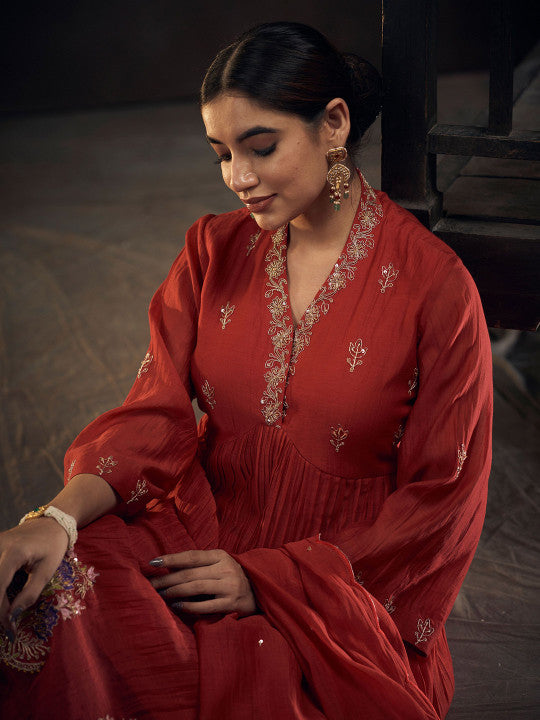 HIRIKA&DHRUTI Women Embroidered Chanderi Silk Kurta with Harem Pants & With Dupatta