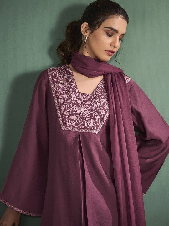 Anouk Embroidered Regular Thread Work Chanderi Silk Straight Kurta
