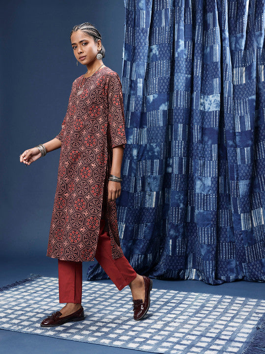 Taavi Ethnic Motifs Printed Regular Ajrakh Kurta with Trousers & Dupatta