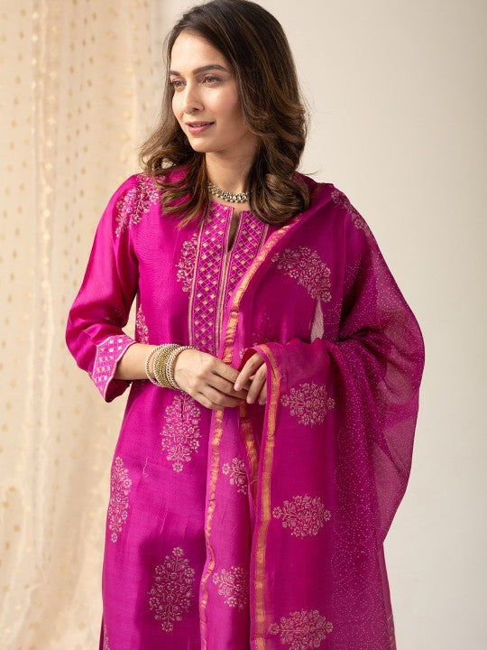 GoSriKi Floral Printed Straight Kurta With Trousers & Dupatta