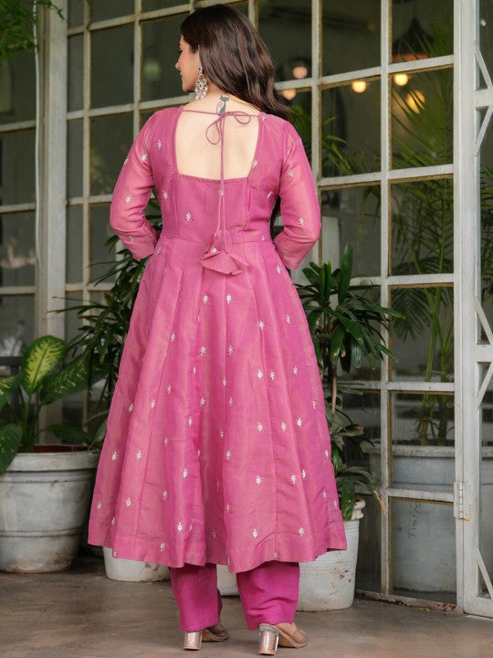 Emaira Women Ethnic Motifs Embroidered Panelled Silk Georgette Kurta