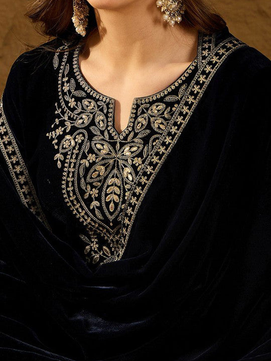 House of Pataudi Floral Embroidered Notch Neck Kurta With Trousers & Dupatta
