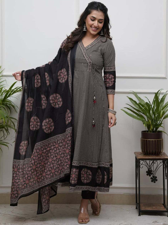 ASCIIBLUES Women Striped Kurta with Trousers & Dupatta