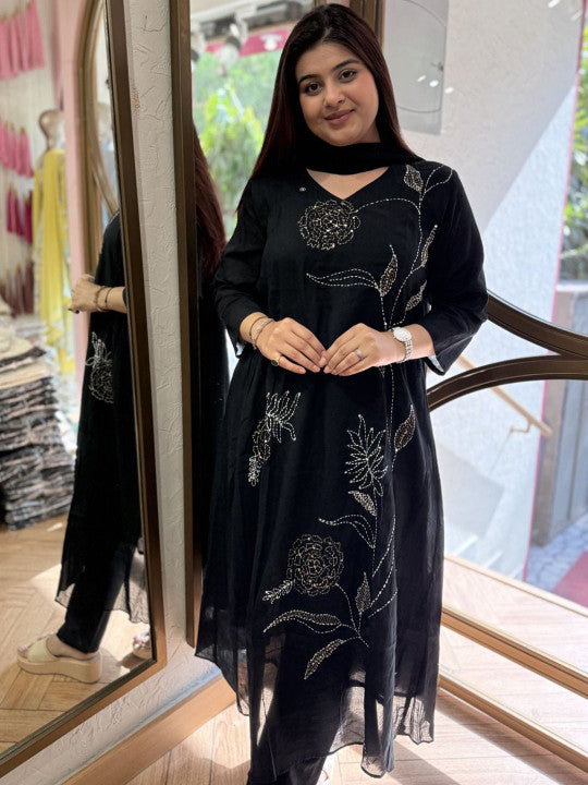 ZYAANA Women Floral Printed Cotton Kurta with Trousers & Dupatta