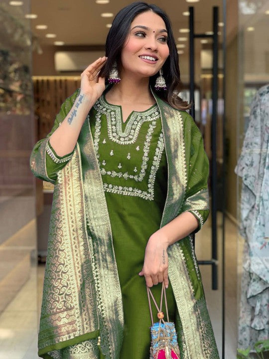 Yara Creation Women Ethnic Motifs Embroidered Regular Kurta with Trousers & With Dupatta
