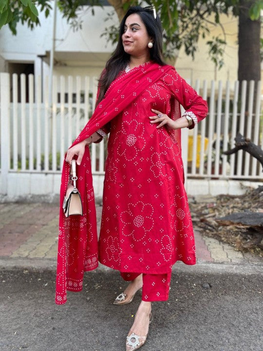 Aaghnya Women Viscose Rayon Kurta & Trousers With Dupatta