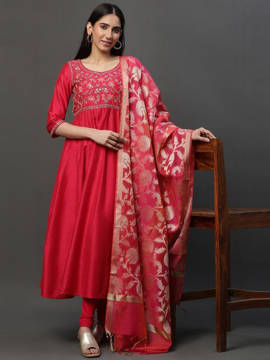 AURELIA Women Embroidered Regular Sequinned Kurta With Dupatta