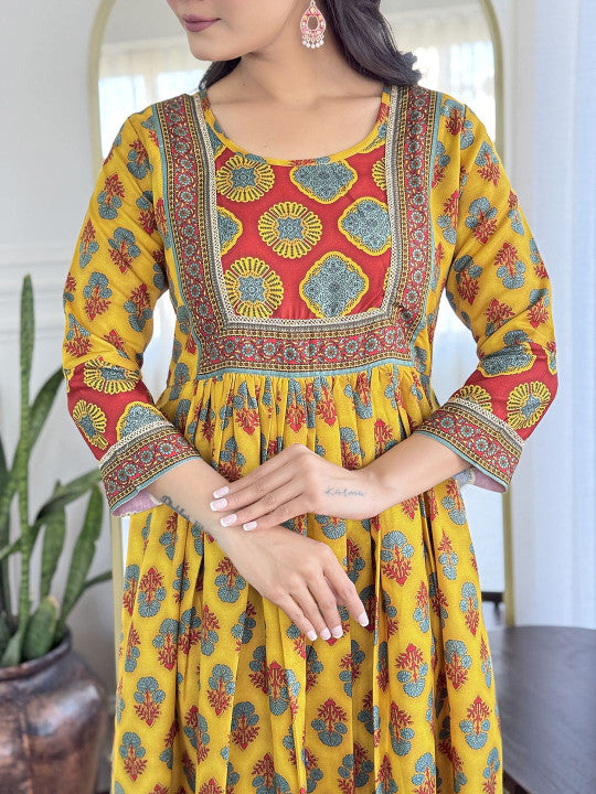 CHANDALIYO Women Ethnic Motifs Embroidered Regular Kurta with Trousers & Dupatta