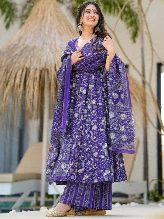 Aaysa Kurti Women Floral Printed Regular Pure Cotton Kurta with Trousers & With Dupatta