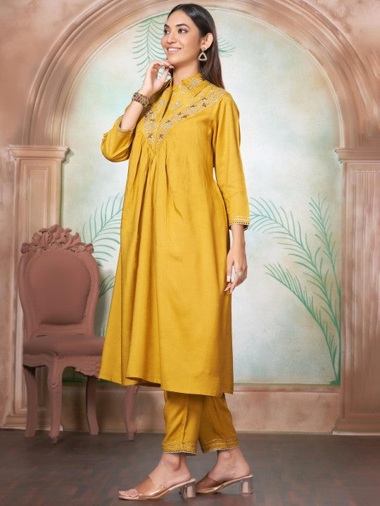 BulBul Women Floral Yoke Design Zari Kurta