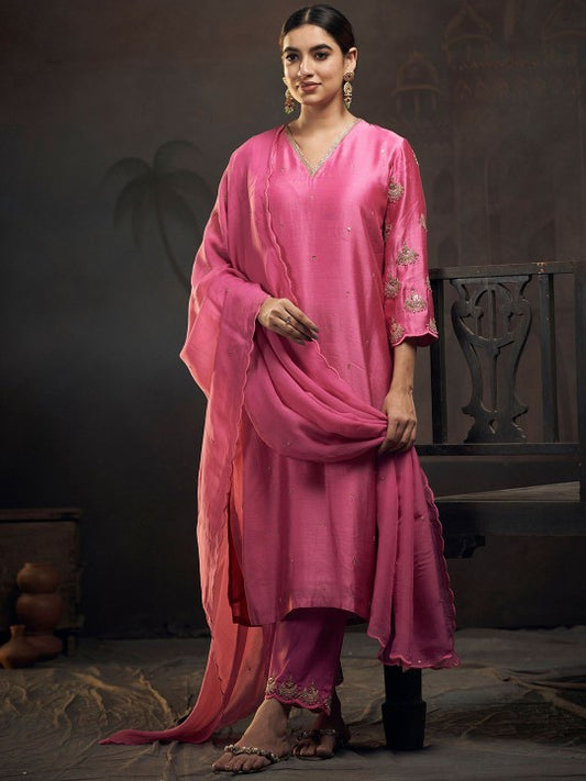 HIRIKA&DHRUTI Women Embroidered Kurta