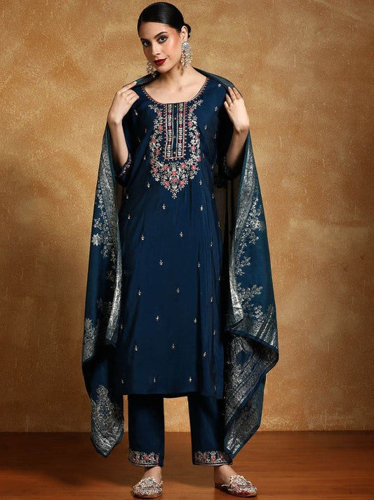 Varanga Floral Embroidered Round Neck Straight Kurta