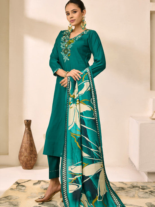 WOMEN PLUS Plus Size Floral Yoke Design Thread Work Kurta With Trousers & Dupatta
