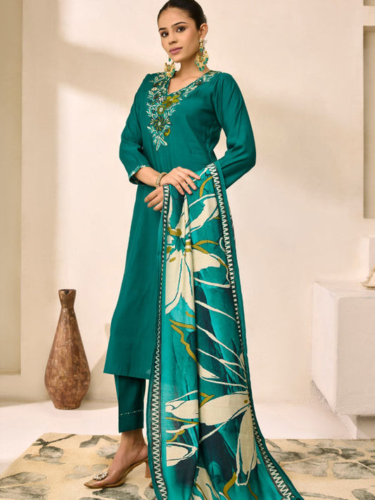 WOMEN PLUS Plus Size Floral Yoke Design Thread Work Kurta With Trousers & Dupatta