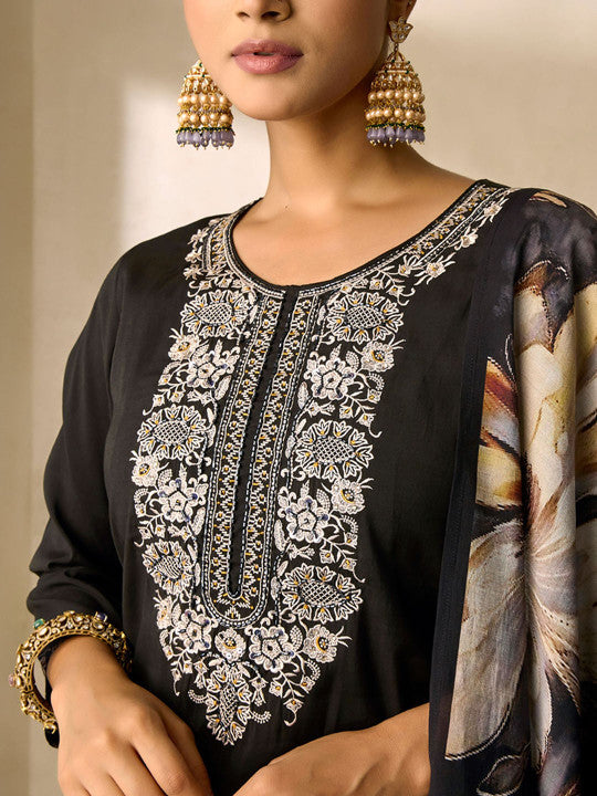 WOMEN PLUS Plus Size Floral Embroidered Thread Work Kurta With Trousers & Dupatta
